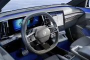 Renault podría ahorrar dinero eliminando botones, pero ha decidido hacer justo lo contrario