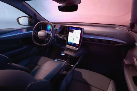 Mas de 640 km con una carga renault mejora el scenic e tech para defenderse de tesla y los suv chinos 10