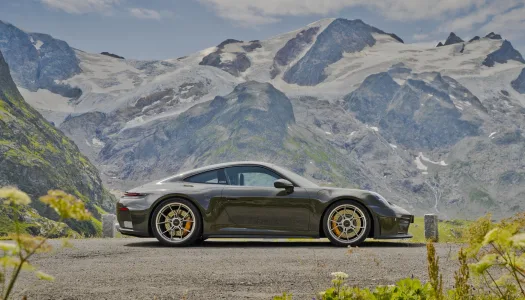 Porsche crea un 911 gt3 para devorar puertos de montana cambio manual y solo 100 unidades 2