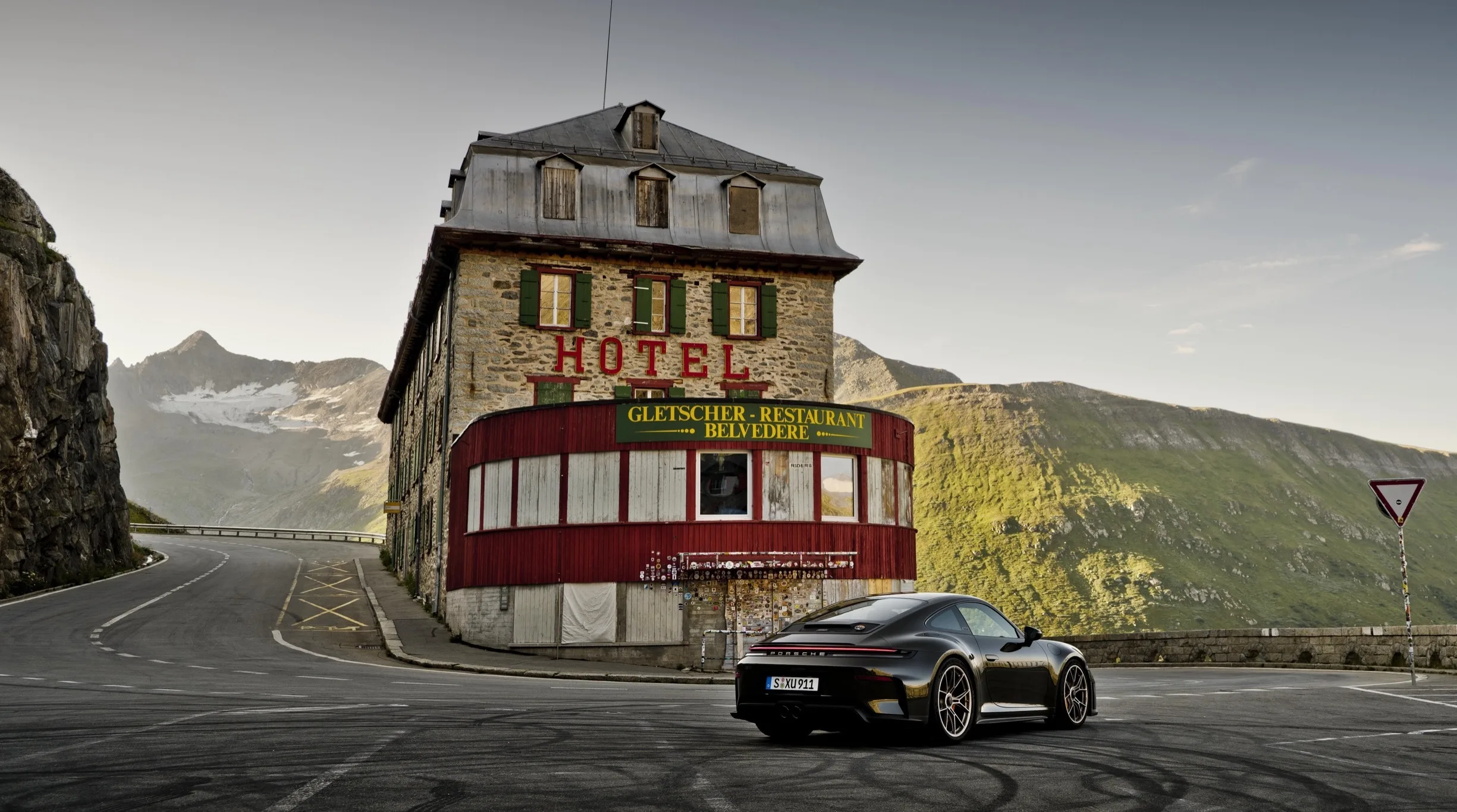 Porsche crea un 911 gt3 para devorar puertos de montana cambio manual y solo 100 unidades 6