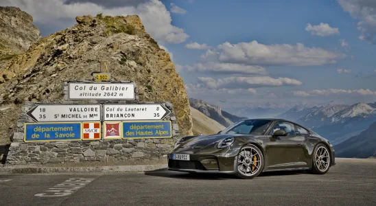 Porsche crea un 911 gt3 para devorar puertos de montana cambio manual y solo 100 unidades 21