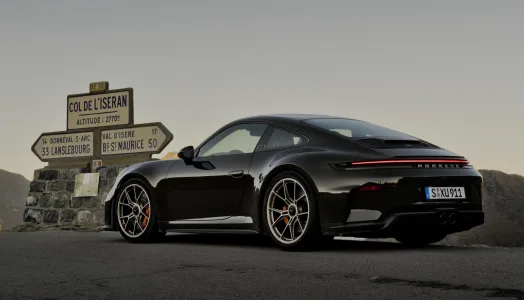 Porsche crea un 911 gt3 para devorar puertos de montana cambio manual y solo 100 unidades 22