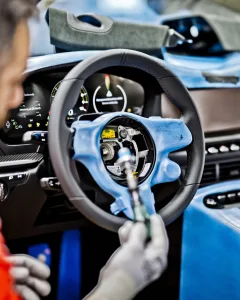 Porsche crea un 911 gt3 para devorar puertos de montana cambio manual y solo 100 unidades 30