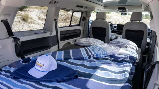 Dormir dos noches con la calefaccion puesta y sin arrancar nada asi es la nueva camper electrica de volkswagen 4