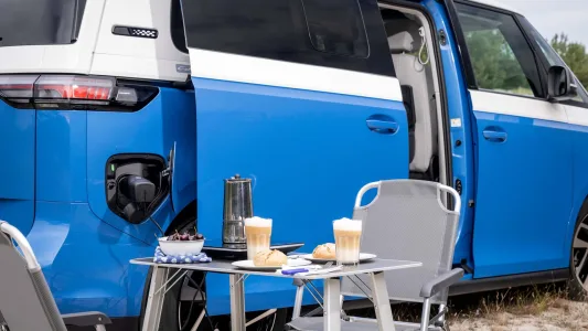 Dormir dos noches con la calefaccion puesta y sin arrancar nada asi es la nueva camper electrica de volkswagen 10