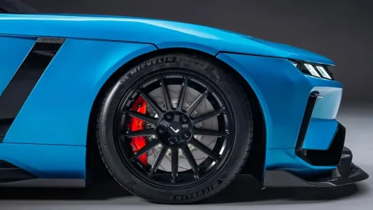 Creias que jensen estaba muerta pero acaba de anunciar un interceptor v8 de hasta 1 200 cv 13
