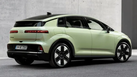 Hace 25 anos nadie entendio el audi a2 ahora vuelve como electrico con hasta 646 km de autonomia y un precio elevado 28