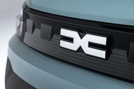 El dacia spring abandona china y se hace europeo nueva bateria lfp y un precio que paga las consecuencias 51