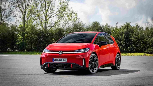 El golf gti electrico todavia no ha llegado pero volkswagen ya ensena por donde ira 326 cv y traccion trasera en el id 3 gti 5