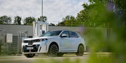 Mientras casi todos miran a las baterías, BMW sigue apostando por el hidrógeno: 750 km y menos de cinco minutos para repostar