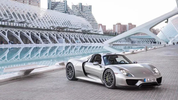 Porsche lleva anos sin un verdadero sucesor del 918 spyder y eso podria cambiar con un superdeportivo flat 8