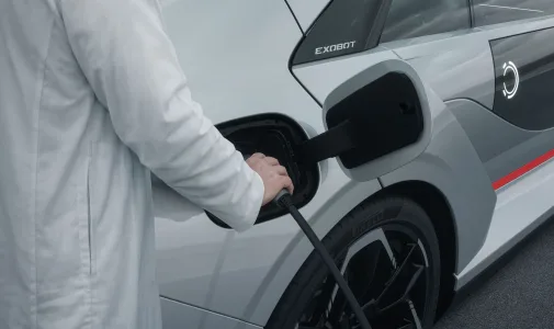 Parecen disenados por una ia pero los ceer exobot son muy reales arabia saudi apunta a electricos de hasta 850 cv 1