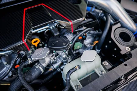 Mientras otros deportivos miran al futuro nissan ha hecho exactamente lo contrario devolver al z a los anos 90 9