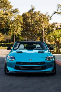Mientras otros deportivos miran al futuro nissan ha hecho exactamente lo contrario devolver al z a los anos 90 11