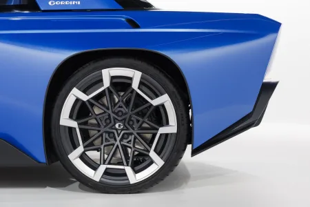 Renault resucita uno de sus iconos de rally de la forma menos esperada el 8 gordini vuelve como coupe electrico de 270 cv pero no lo veras en el concesionario 4