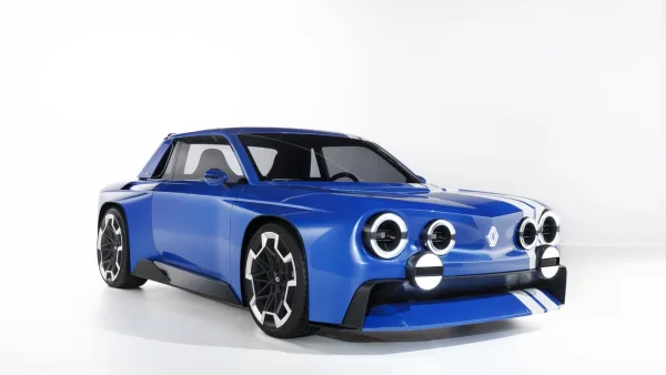 Renault 8 Gordini Concept eléctrico blanco, visto de frente y lateral