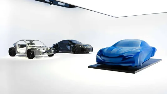 El futuro alpine a110 electrico todavia no tiene ni ruedas a la vista su diseno para 2027 se inspira en el momento en que el concorde rompe la barrera del sonido 9