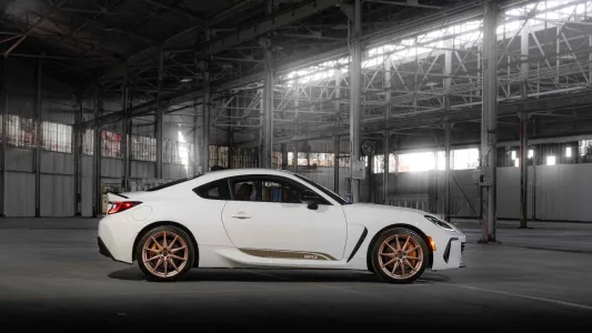 Mientras otros deportivos pierden el cambio manual subaru vuelve a sus raices con dos ediciones especiales wrx y brz motor boxer y produccion limitada 6