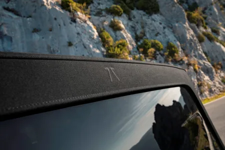 Mercedes nunca hizo un g 63 asi asi que brabus lo ha hecho por su cuenta 900 cv cabrio y edicion de 10 unidades 2