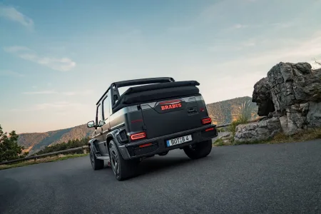 Mercedes nunca hizo un g 63 asi asi que brabus lo ha hecho por su cuenta 900 cv cabrio y edicion de 10 unidades 27