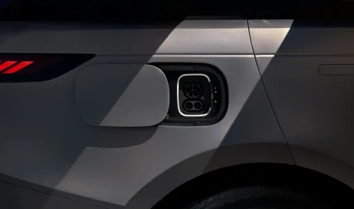 Mismo aspecto prestaciones de v8 y cero gasolina el range rover sport estrena su version electrica 36