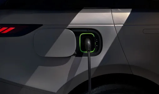 Mismo aspecto prestaciones de v8 y cero gasolina el range rover sport estrena su version electrica 37