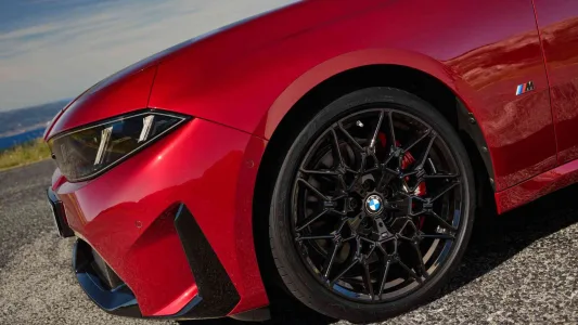 Bmw lleva el serie 3 a la era neue klasse sin matar el seis cilindros hasta 443 cv y etiqueta eco 18
