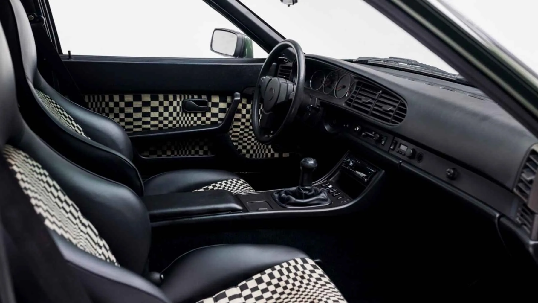 Este porsche 944 familiar cuesta mas de 100 000 euros y ni siquiera incluye el porsche 944 3