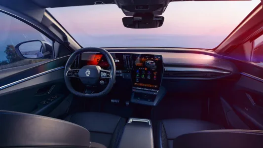 Los electricos chinos ya no juegan solos con el precio renault deja el megane e tech de 500 km por debajo de 30 000 euros 1