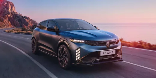 Los electricos chinos ya no juegan solos con el precio renault deja el megane e tech de 500 km por debajo de 30 000 euros 4
