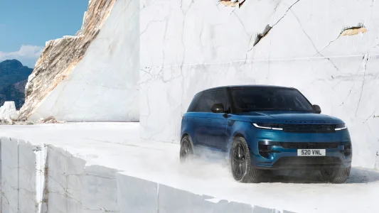 Mismo aspecto prestaciones de v8 y cero gasolina el range rover sport estrena su version electrica 3