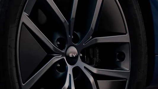 Mismo aspecto prestaciones de v8 y cero gasolina el range rover sport estrena su version electrica 7