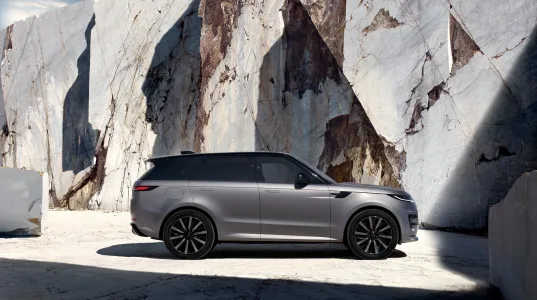 Mismo aspecto prestaciones de v8 y cero gasolina el range rover sport estrena su version electrica 20