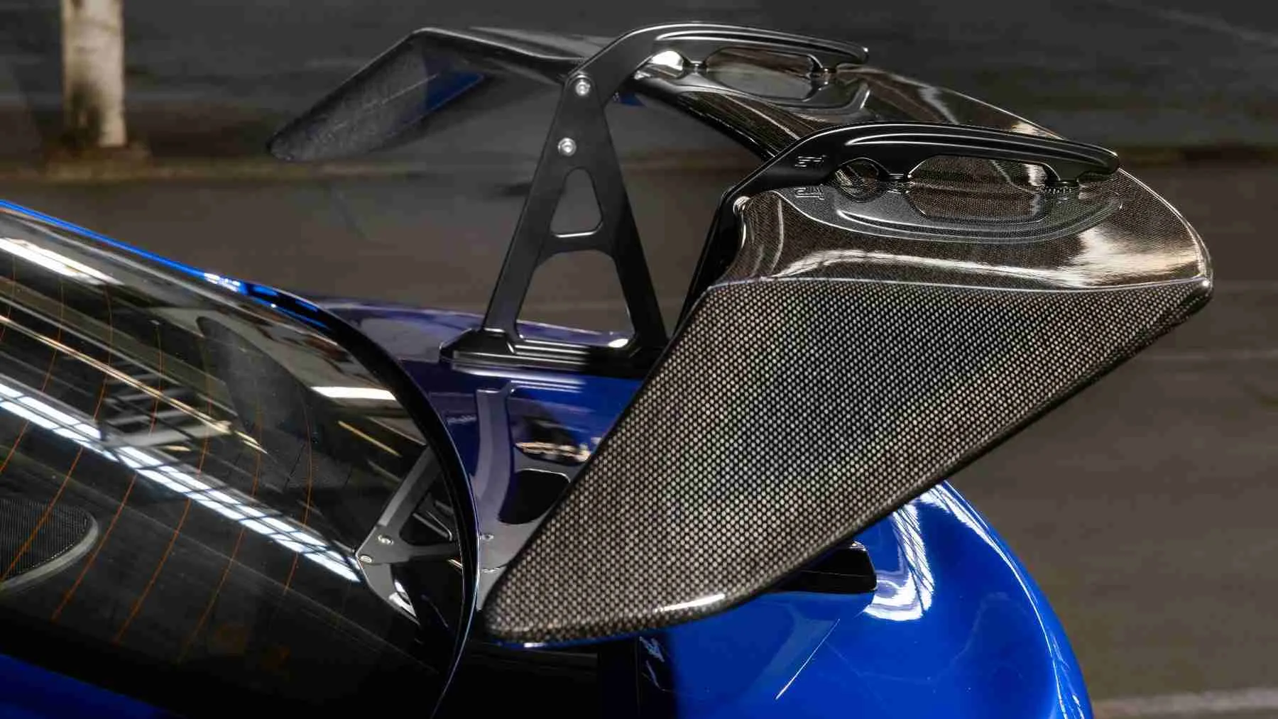 Alerón trasero de fibra de carbono del Subaru WRX GD25
