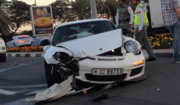 Destrozan un Porsche 911 GT3 RS en Dubai 1