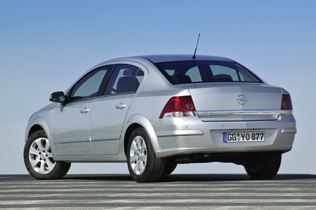 Opel Astra Sedán