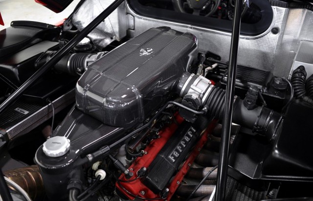 A la venta un Ferrari Enzo prácticamente a estrenar 3