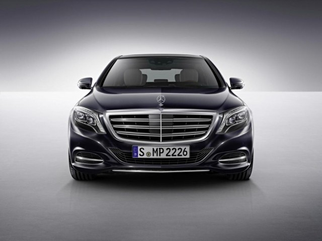 Oficial: Mercedes S600 1