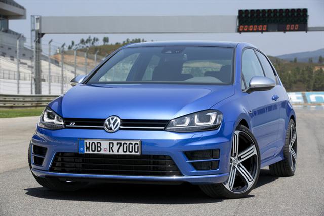 Acercándonos al Volkswagen Golf R Evo 1