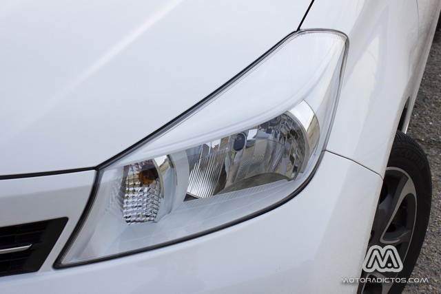 Prueba: Toyota Yaris 100 SoHo MultiDrive (equipamiento, comportamiento, conclusión) 7