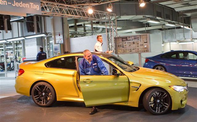 Sale de fábrica el primer BMW M4 Coupé 1