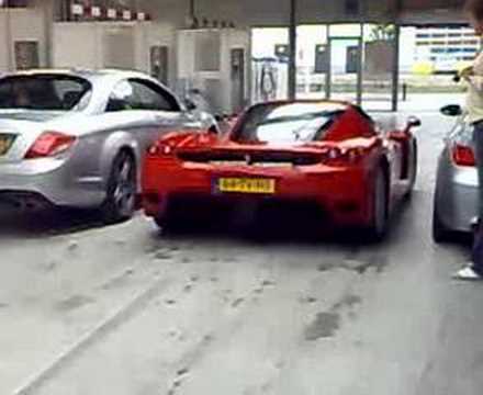 Festival de sonidos: Mercedes CL 65 AMG, Ferrari Enzo y BMW M5