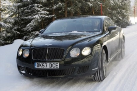 En la nieve: Gallardo Superleggera, Continental GT, 911 Turbo y Audi R8