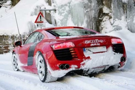 En la nieve: Gallardo Superleggera, Continental GT, 911 Turbo y Audi R8