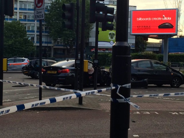 Destrozan un BMW M4 en las calles de Londres 2