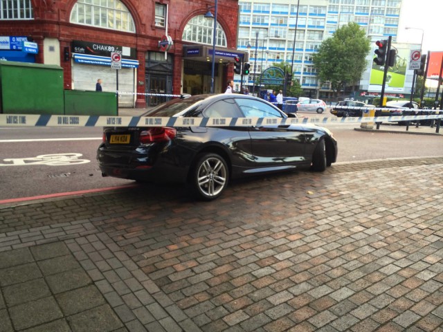 Destrozan un BMW M4 en las calles de Londres 3