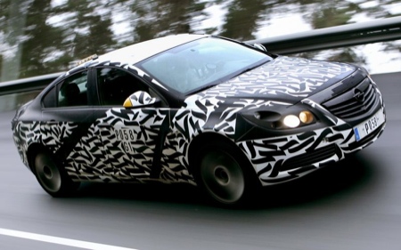 Opel Insignia espía