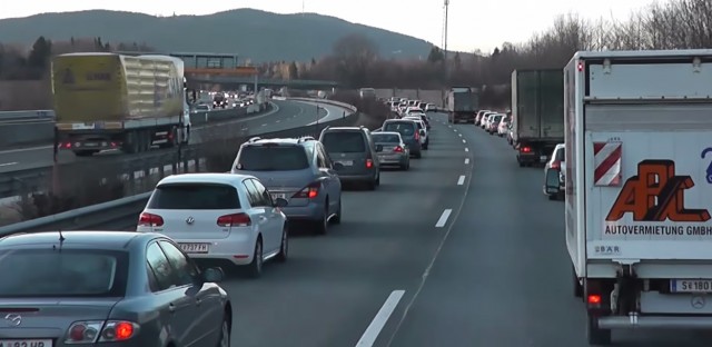 El corredor de emergencia y su aplicación en la circulación de motos 3