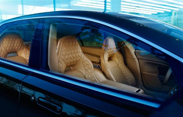 Llegan las primeras fotografías del interior del Aston Martin Lagonda 1