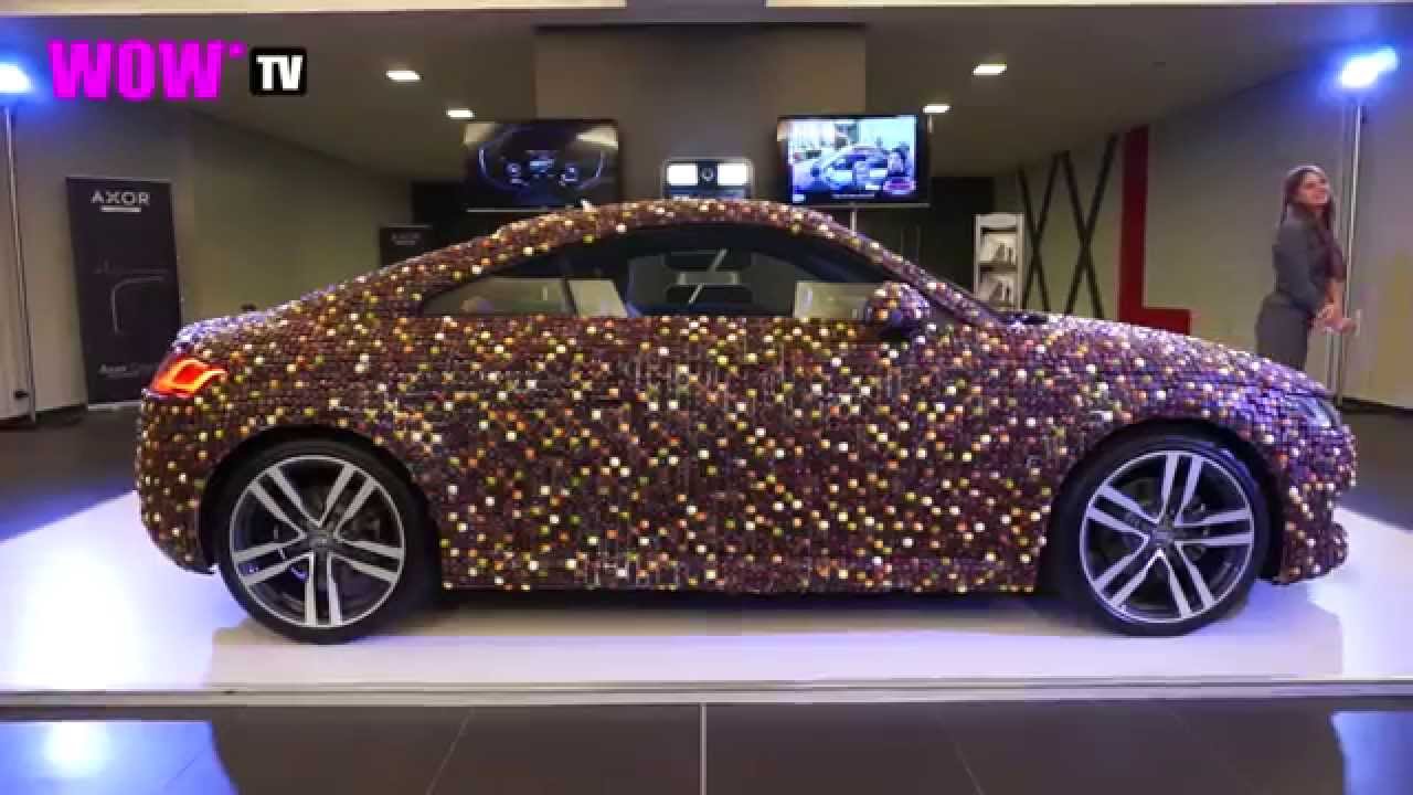 Un Audi TT con 27.000 piezas de chocolate encima